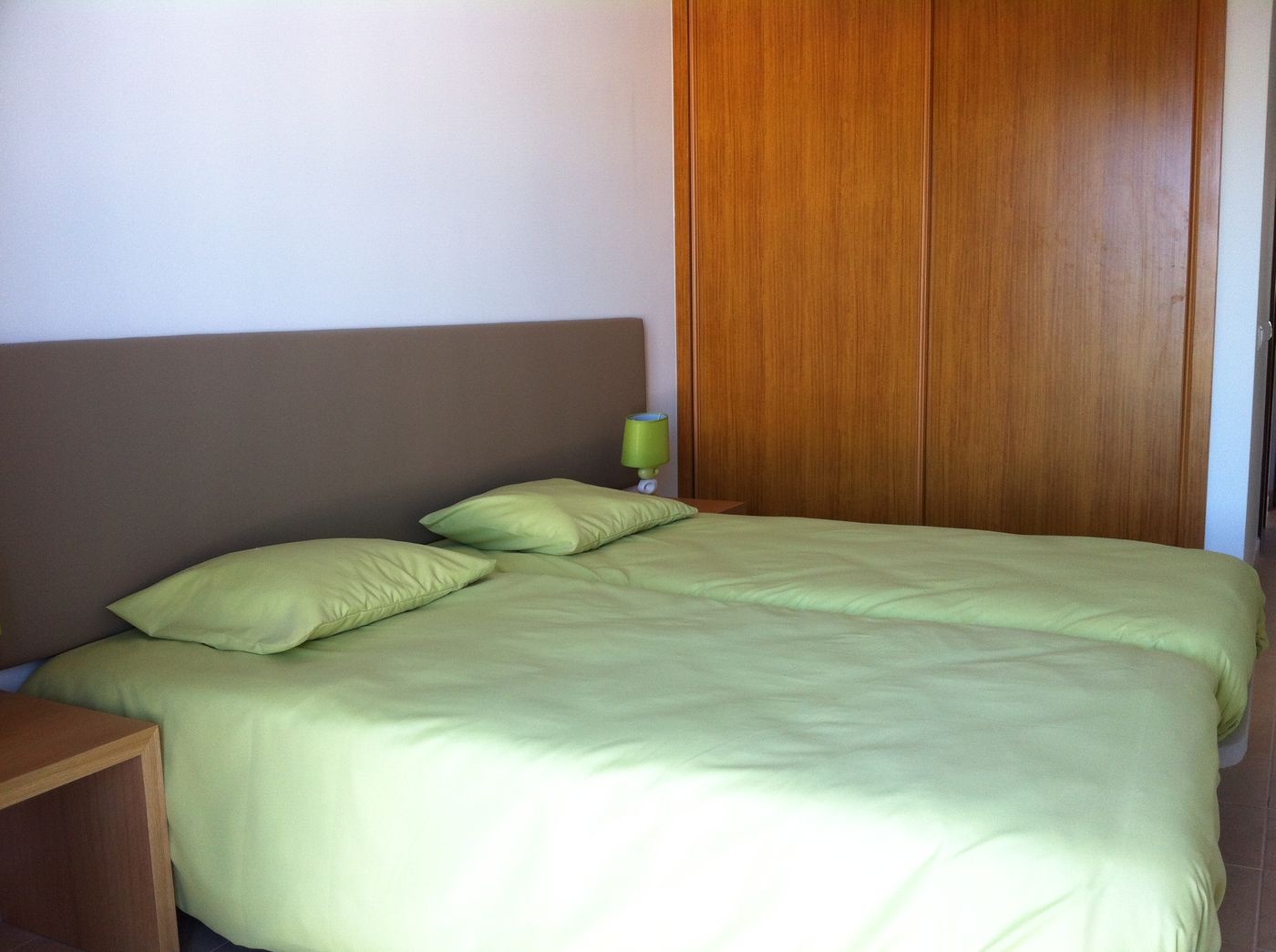 Alto-Fairways-Room-12