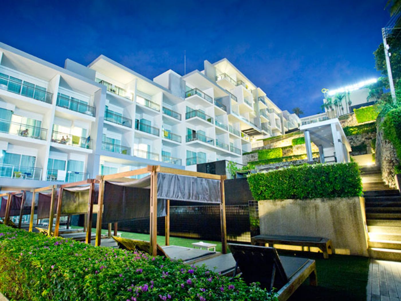 Sugar Palm Grand, Hillside