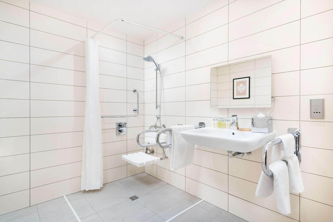 DoubleTree-by-Hilton-Krakow-Hotel---Convention-Cen-Room-48