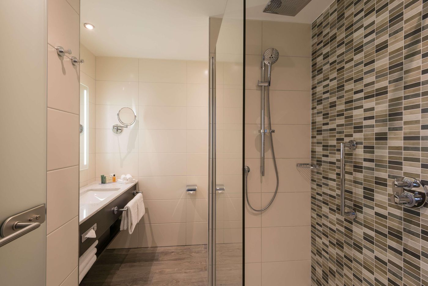 Hilton-Garden-Inn-Munich-City-West-Room-9