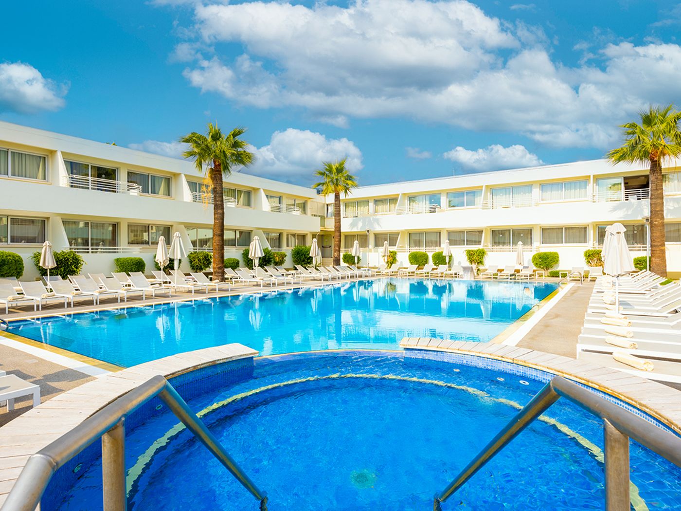 Melpoantio Luxury Suites