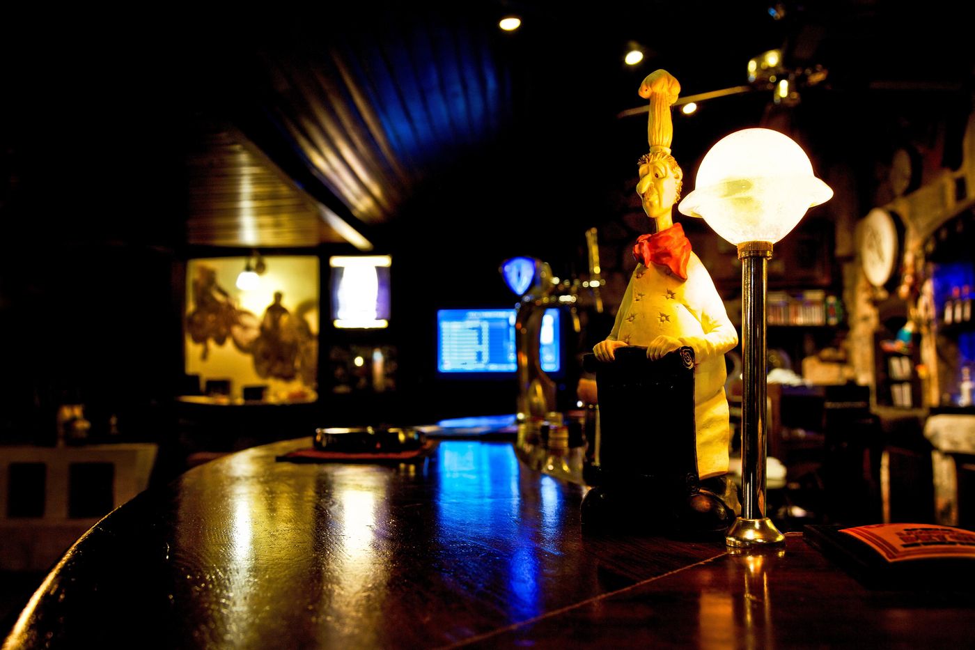 Classic-Apartments-Bar-28