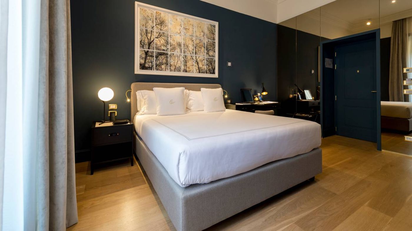 Elizabeth-Unique-Hotel-Room-15