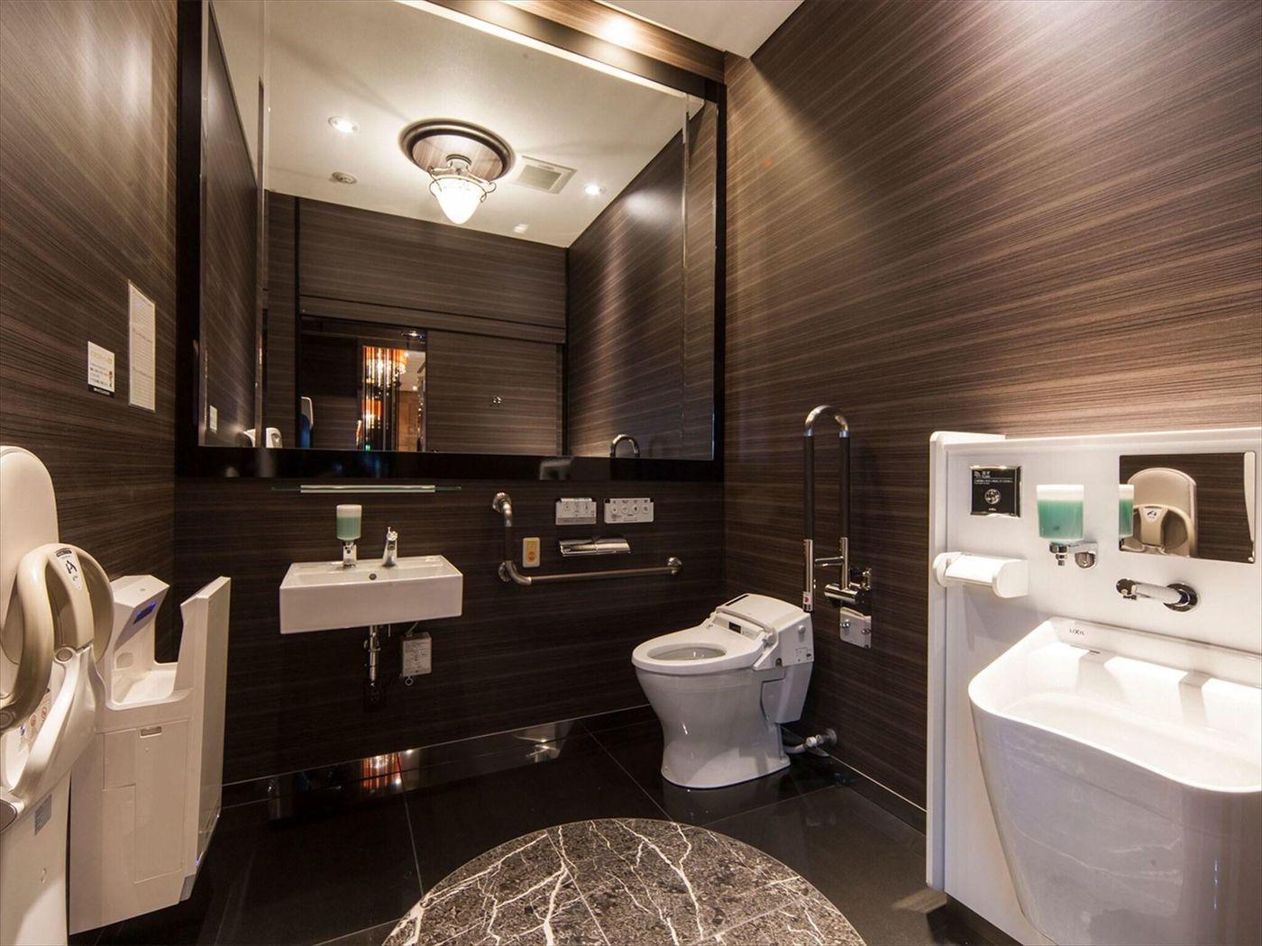 APA Hotel Iidabashi-Ekimae-Japan-Tokyo-General view-2