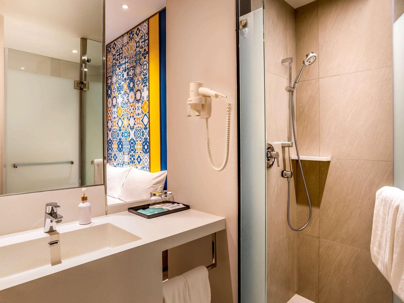 ibis-Styles-Phuket-City-Room-22