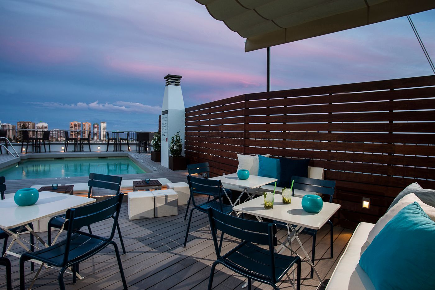 Molina-Lario-Pool-15