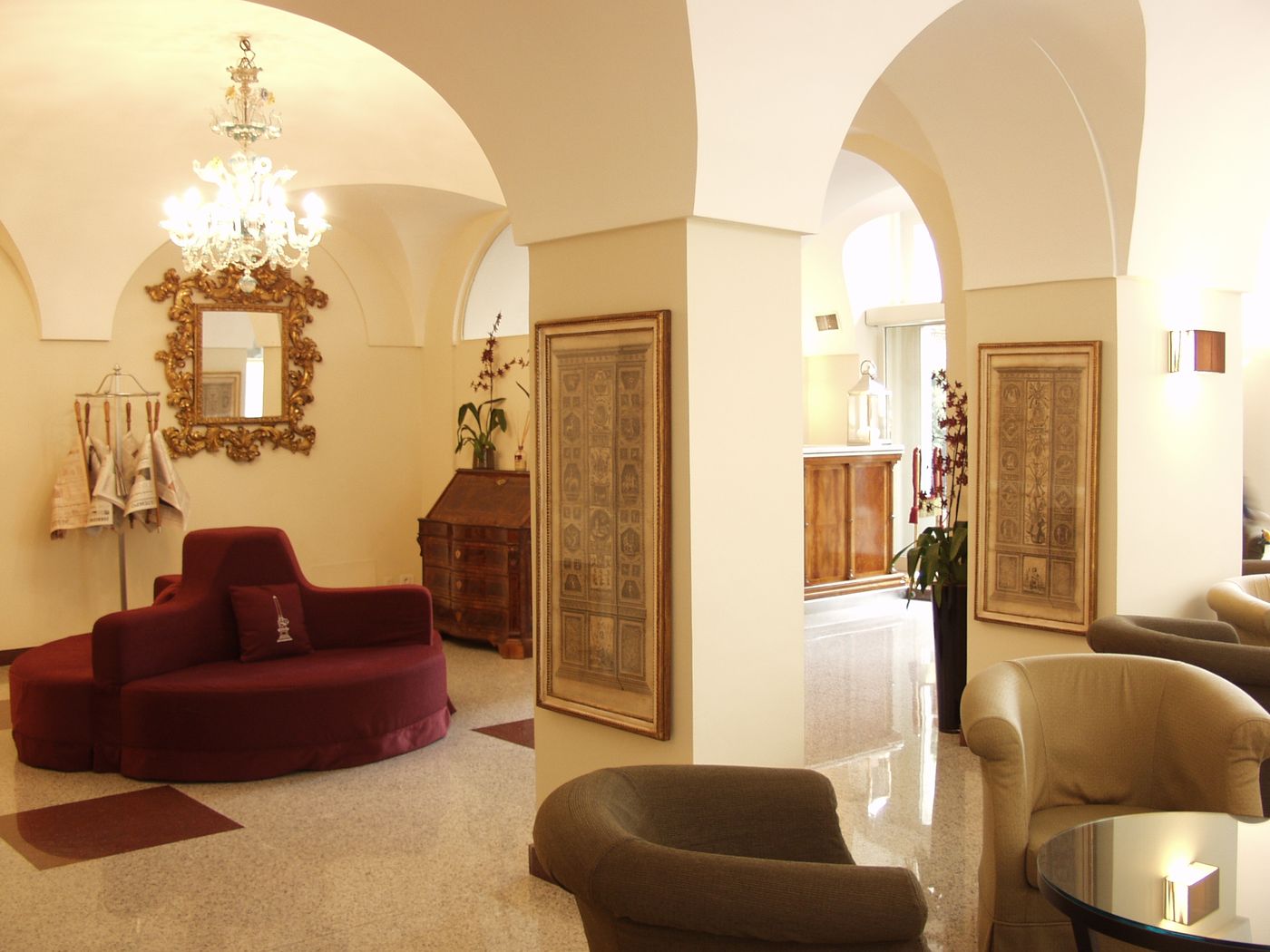 Albergo-Santa-Chiara-Lobby-2