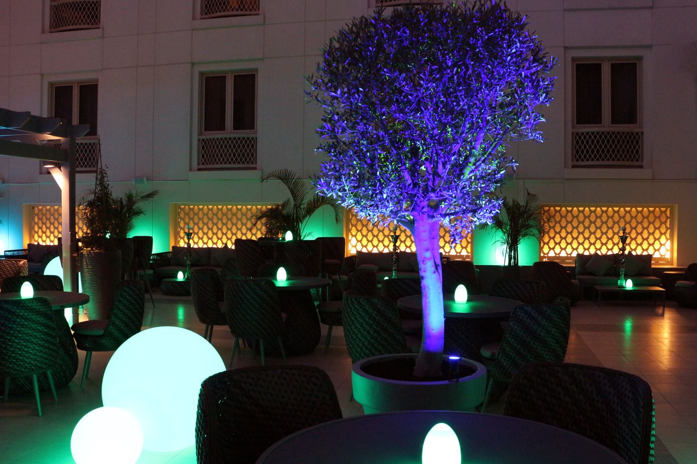 Movenpick-Bur-Dubai-Terrace-10