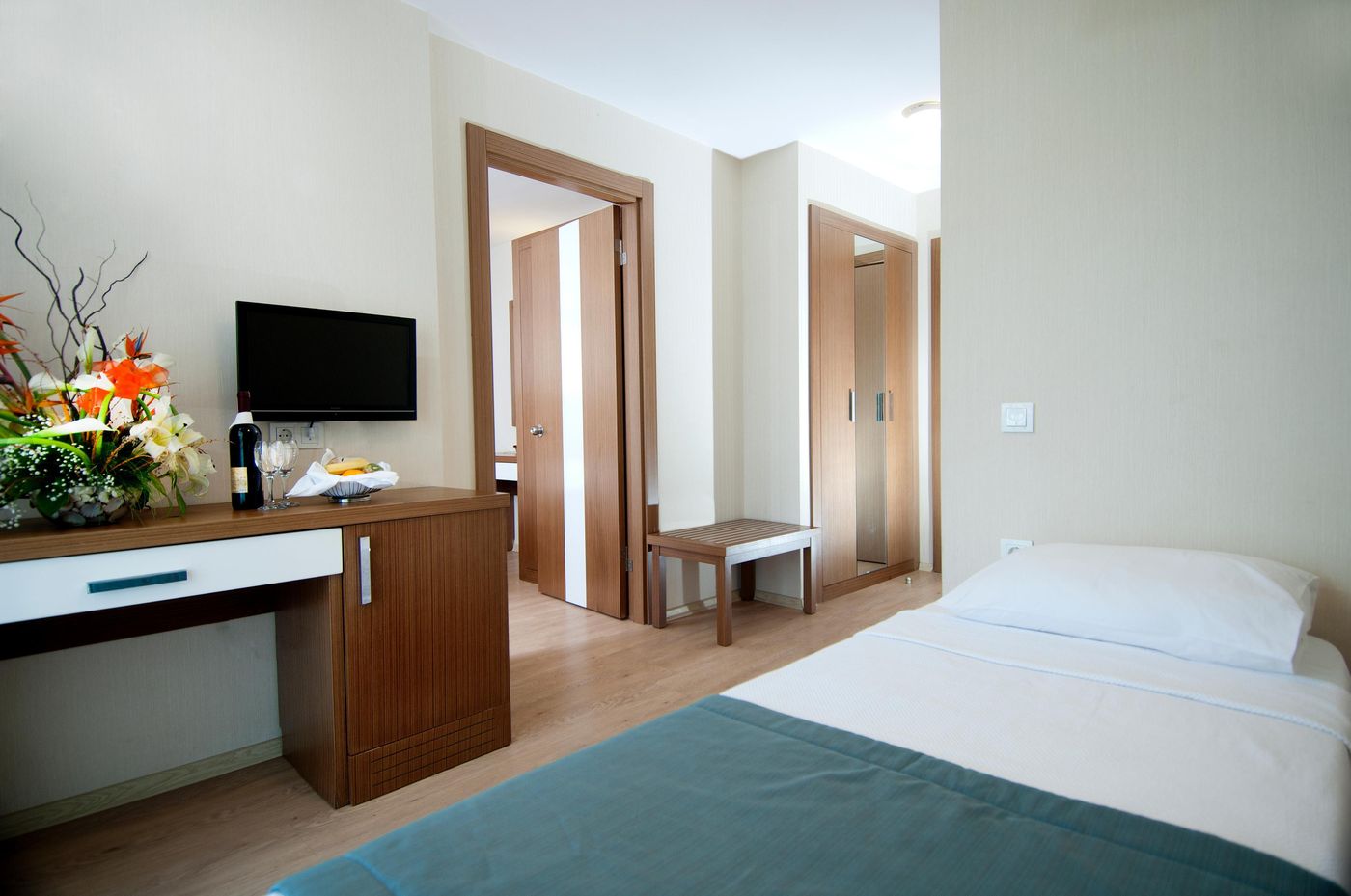 Supreme-Hotel-Room-17