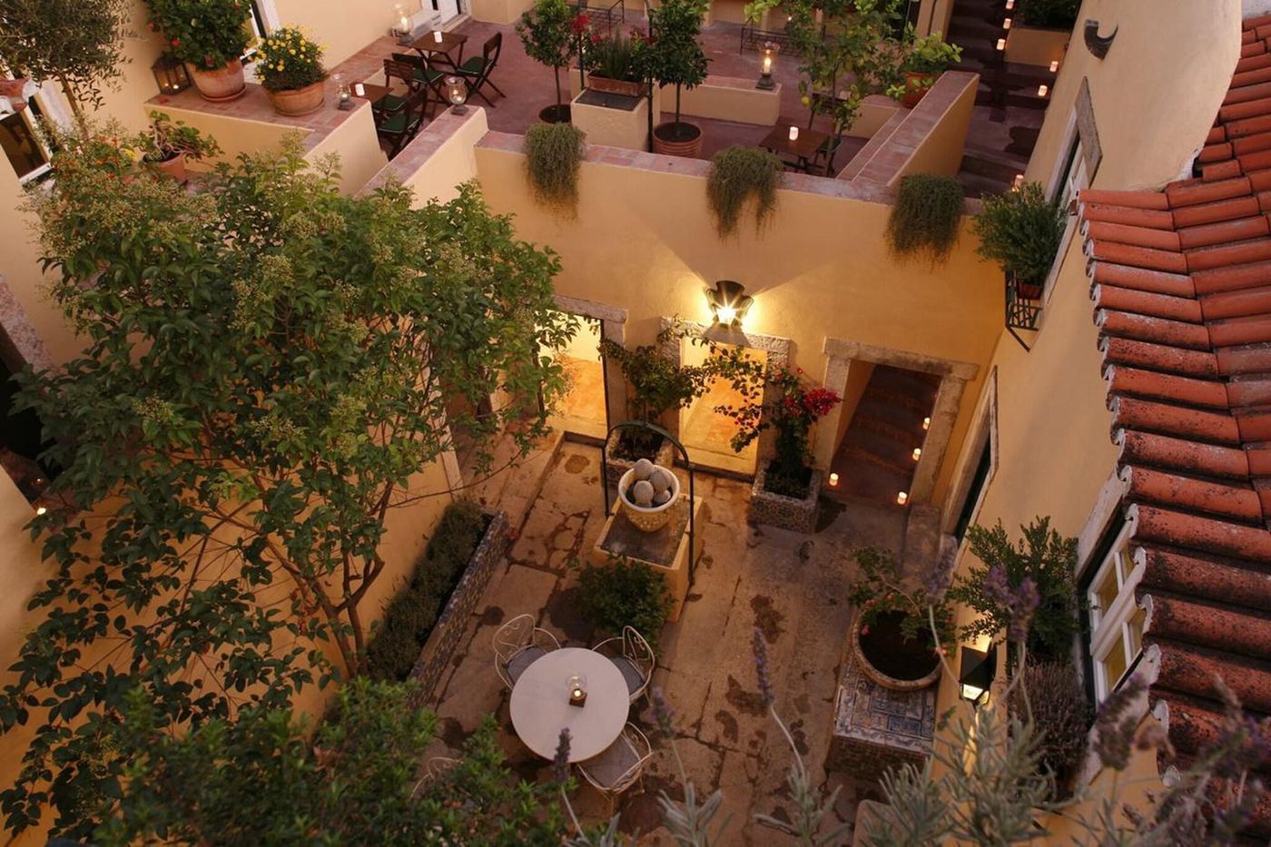 Palacio-Ramalhete-Terrace-5