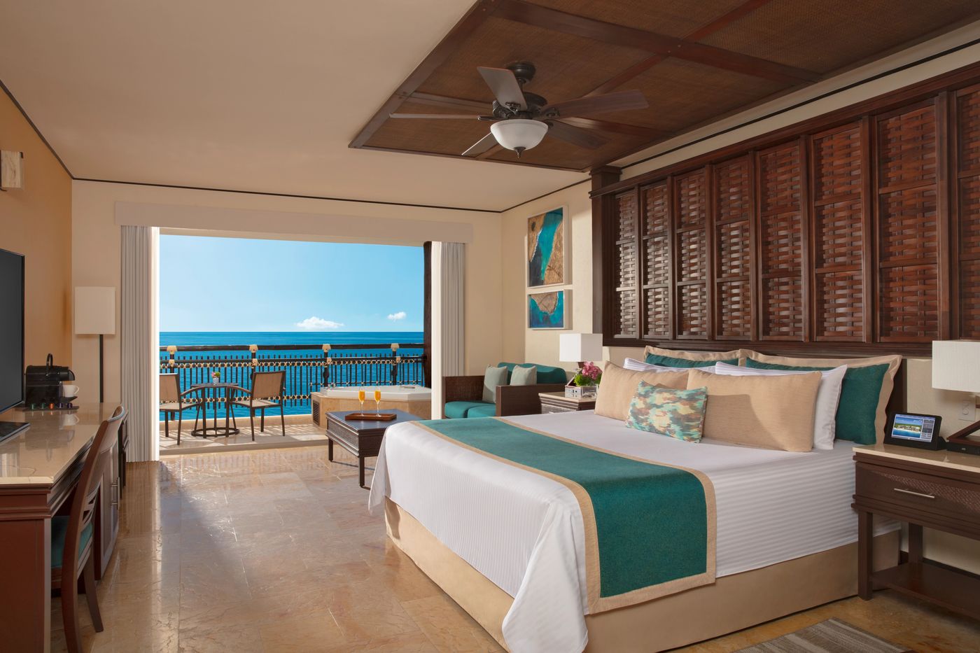 Dreams-Riviera-Cancun-Resort---Spa-Room-25