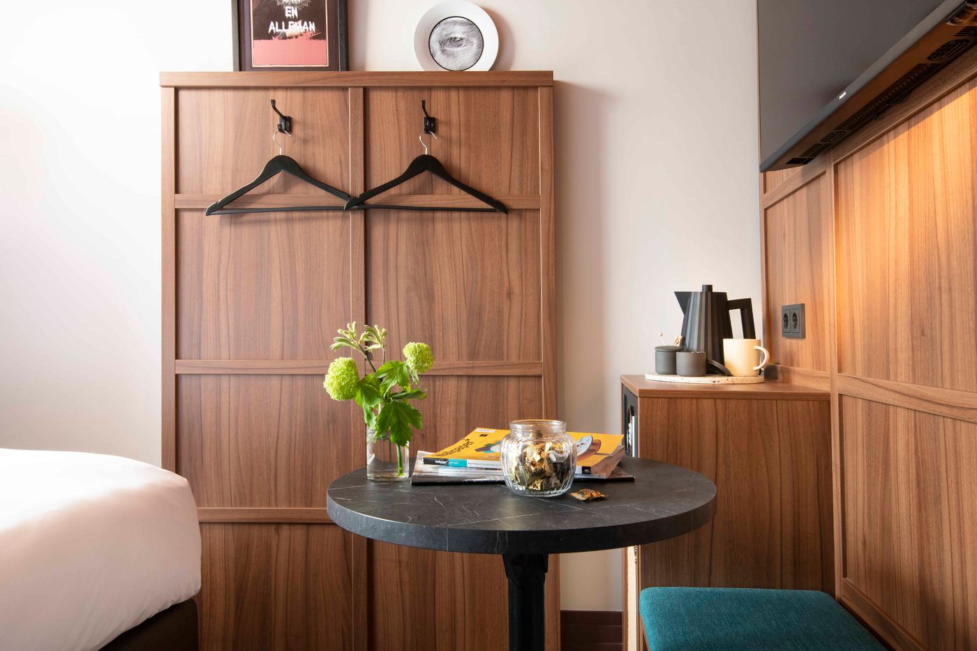 Jan-Luyken-Amsterdam-Room-21