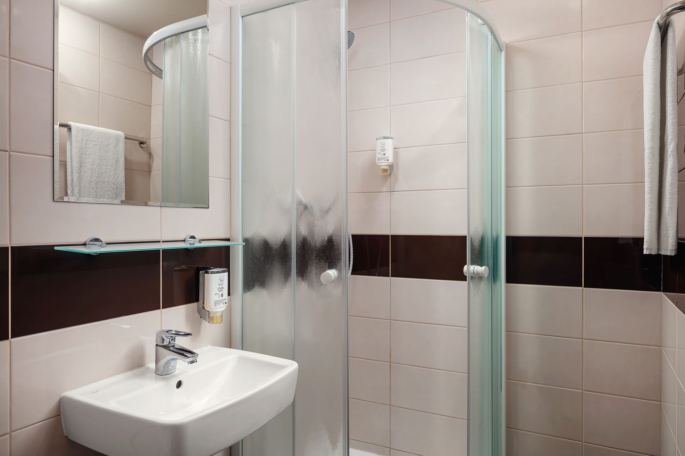 Superior-Hotel-Room-29