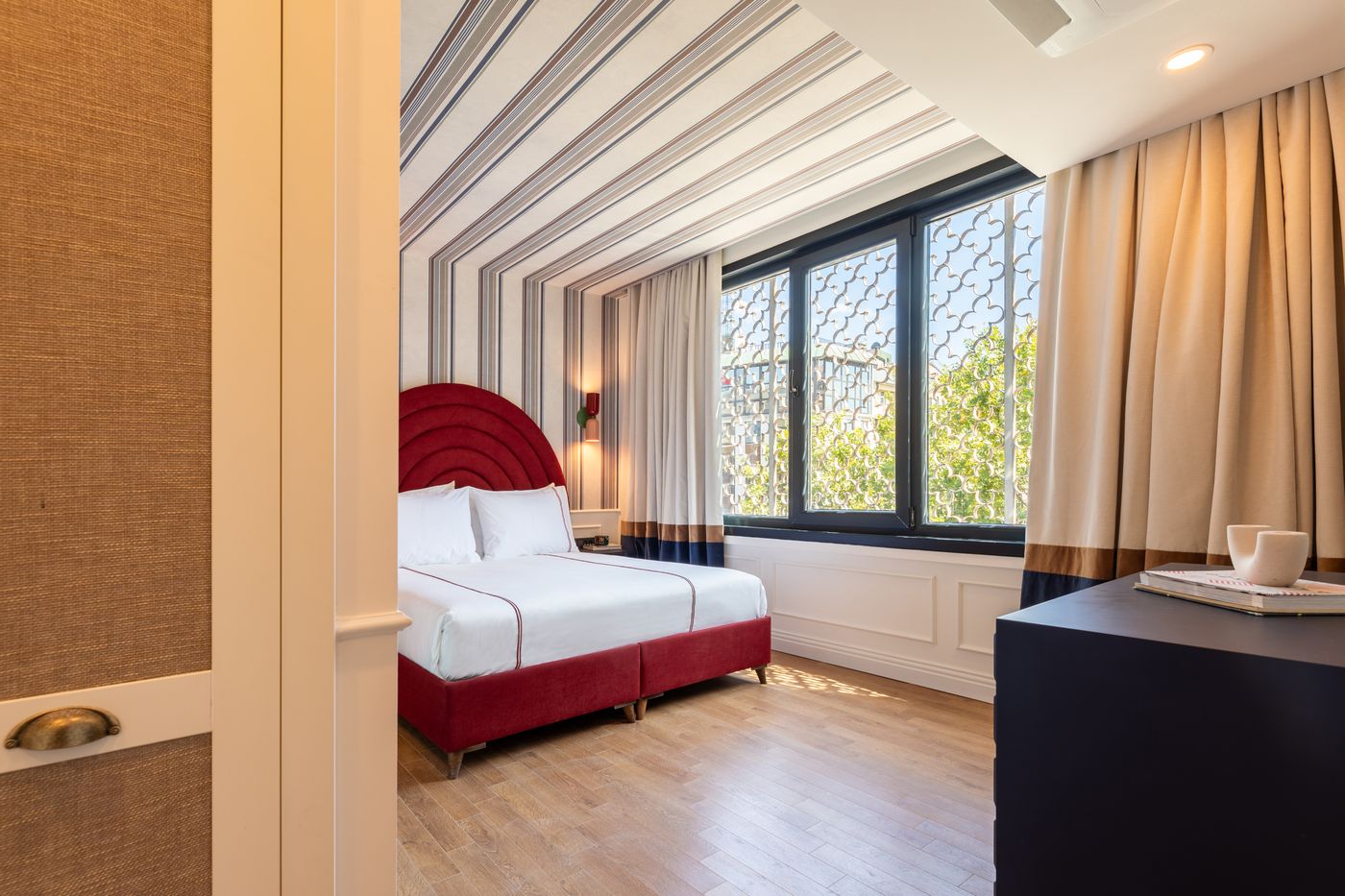 Khai-Hotel-Karakoy-Room-4