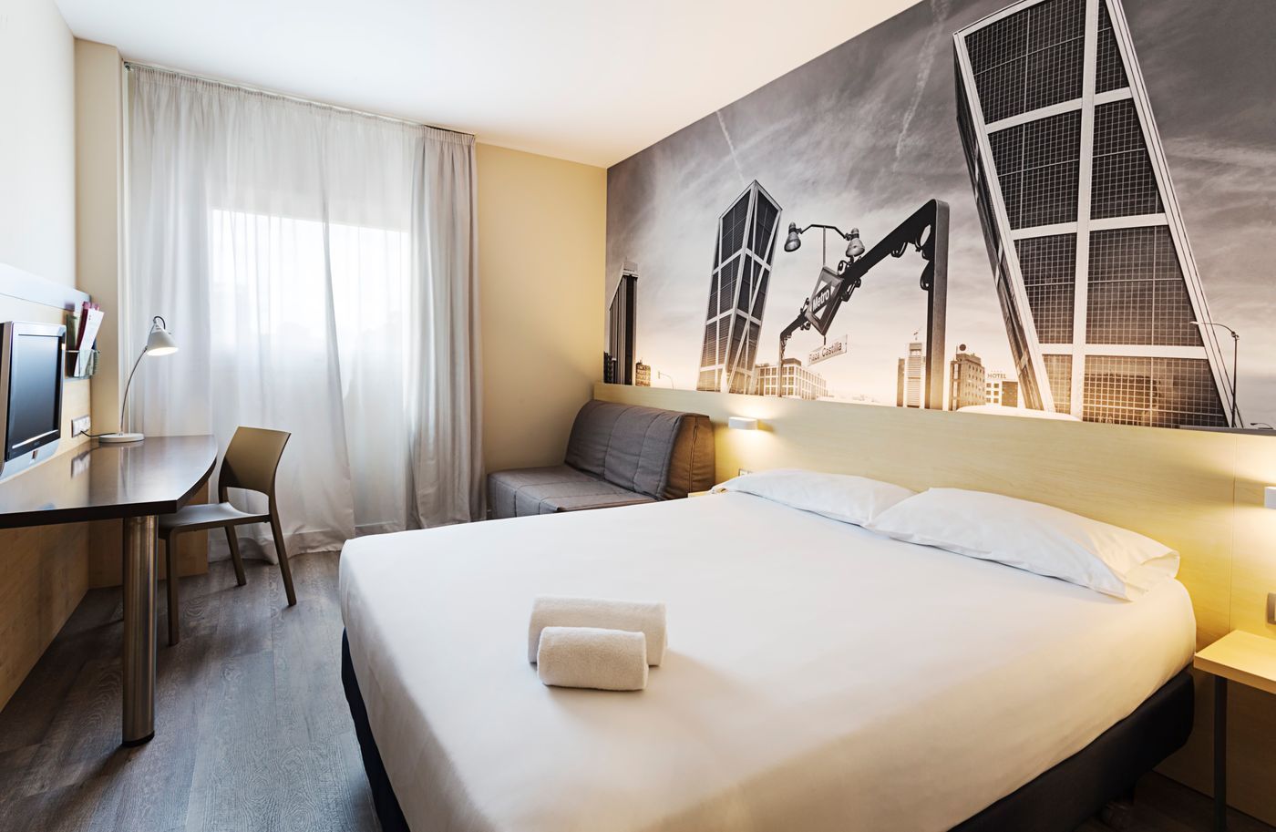 B-B----Hotel-Madrid-Airport-T1-T2-T3-Room-4