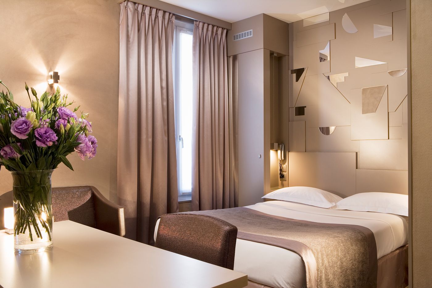 Hotel-A-la-Villa-des-Artistes-Room-8