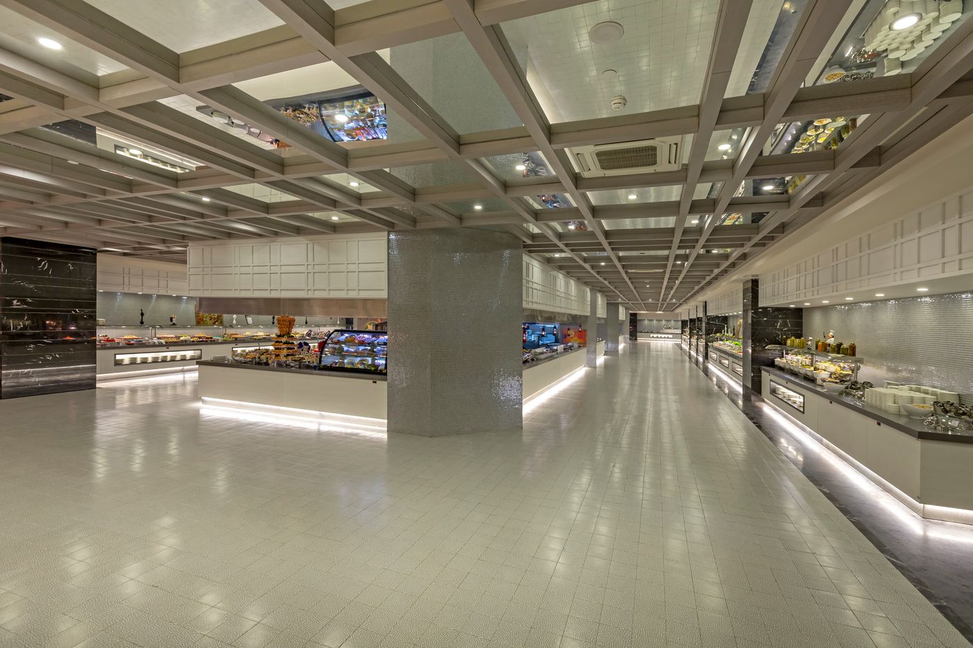 Royal-Seginus-Restaurant-41