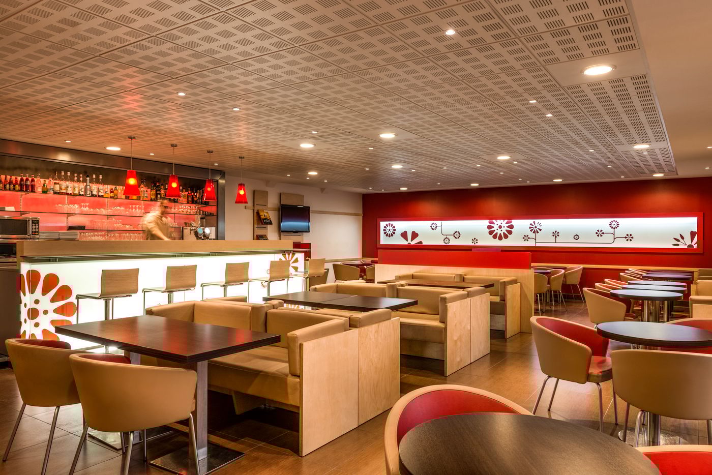 Ibis-Paris-Montmartre-Bar-11