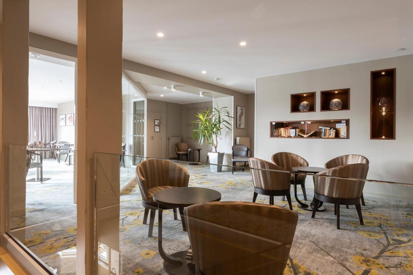 Auberge de Clochemerle - France - VAUX-EN-BEAUJOLAIS - Lobby - 4