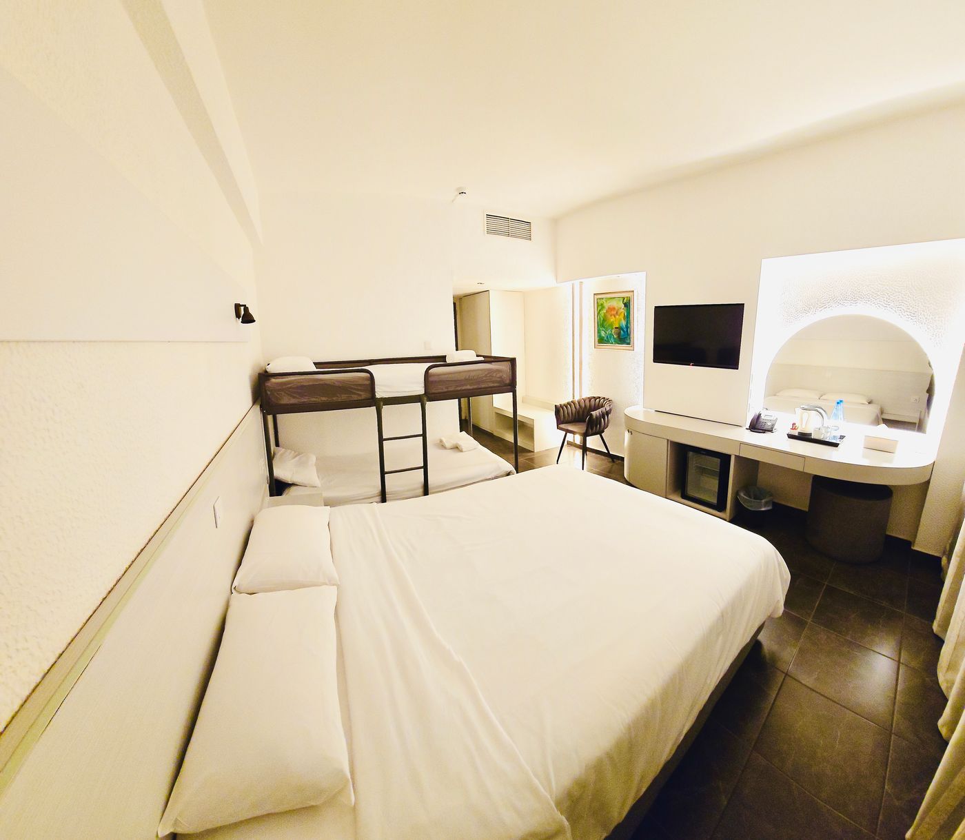 Sveltos-Hotel-Room-32