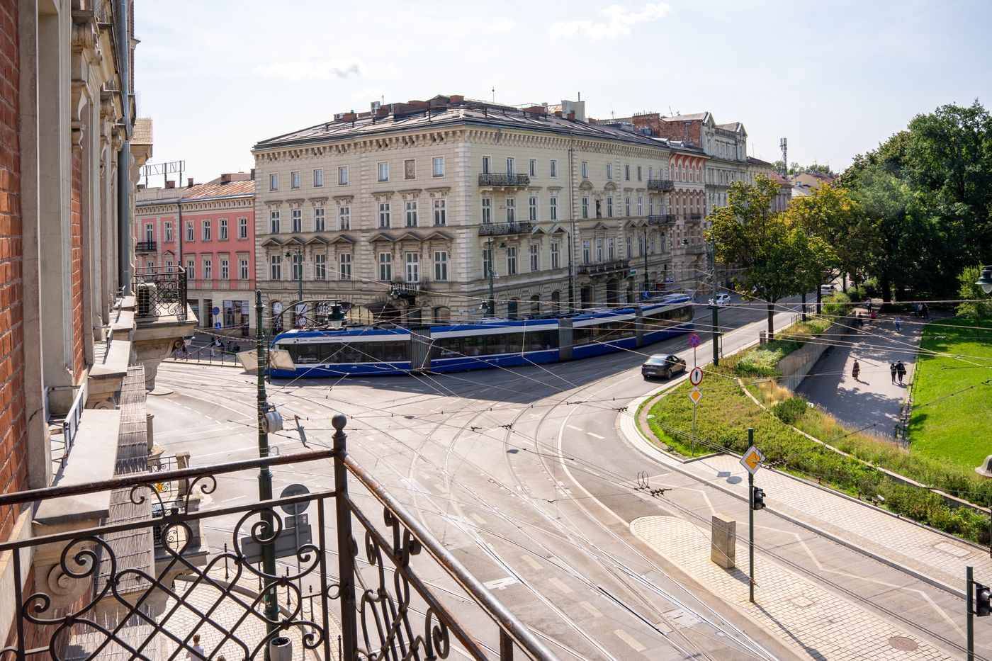 Polonia-Hotel-General-view-1