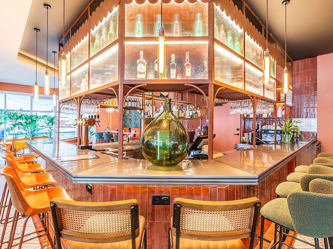 ibis-Lisboa-Parque-das-Nacoes-Bar-15