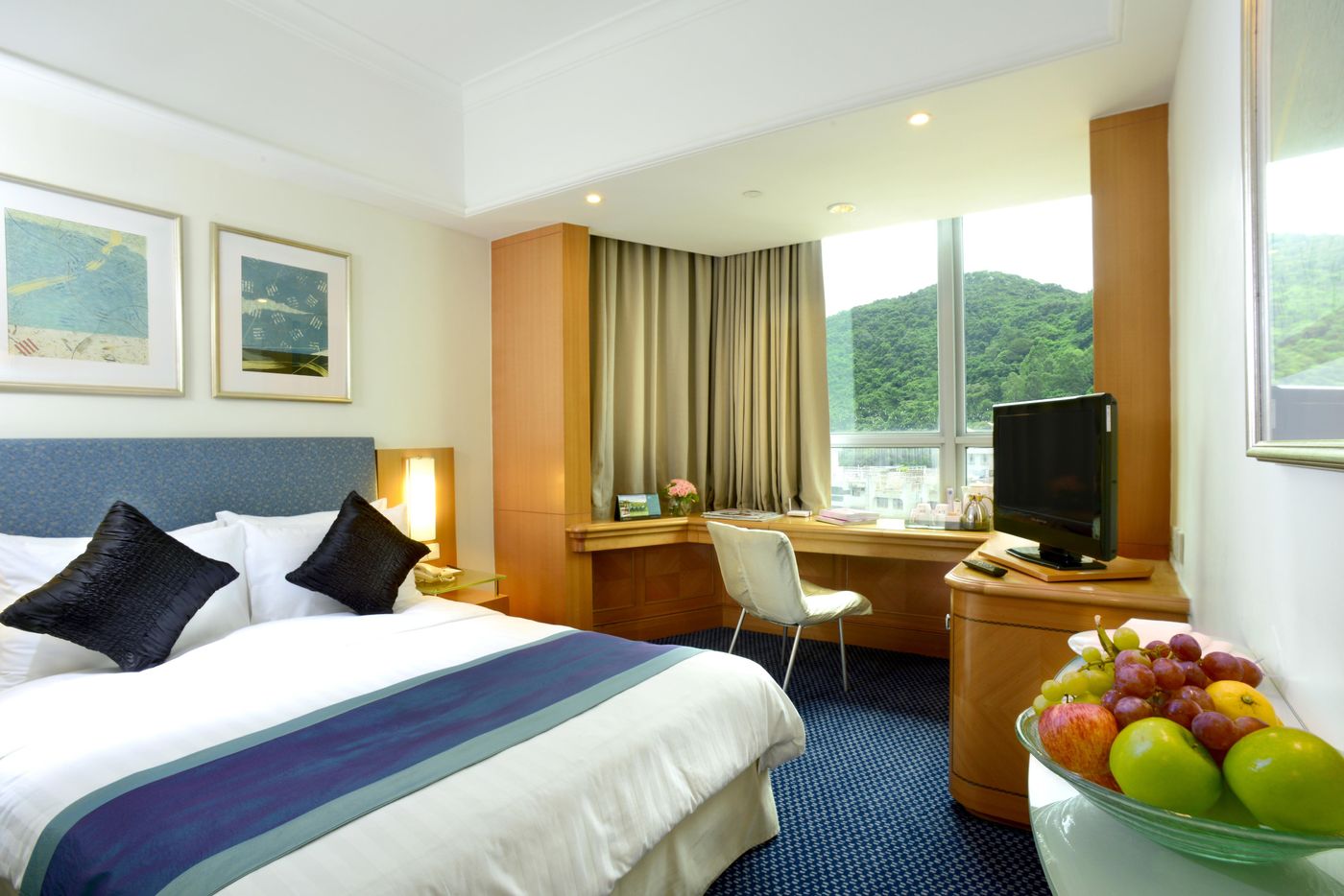 Metropark-Causeway-Bay-Hong-Kong-Room-9