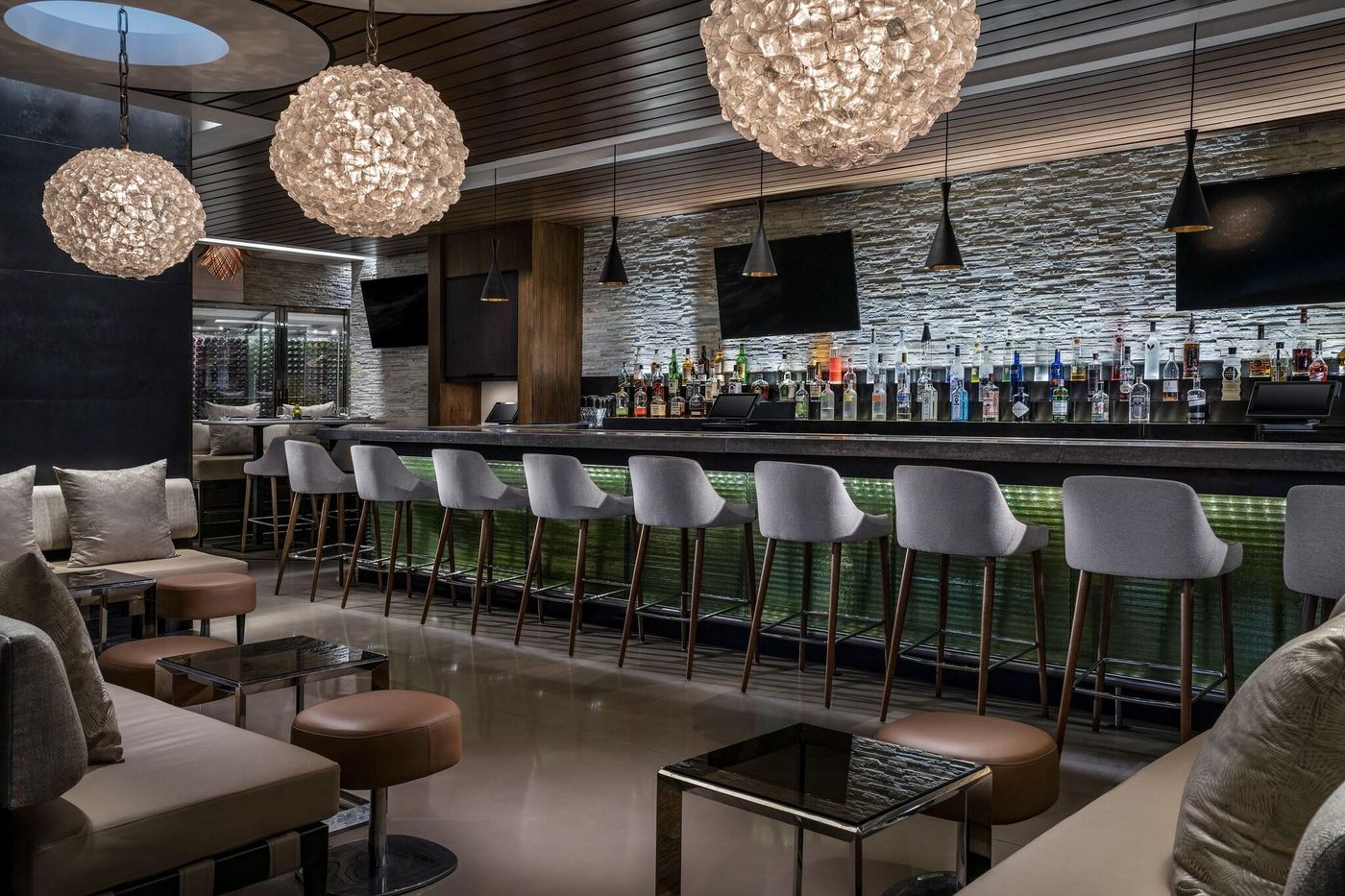 Palms-Place-Hotel-and-Spa-Bar-6