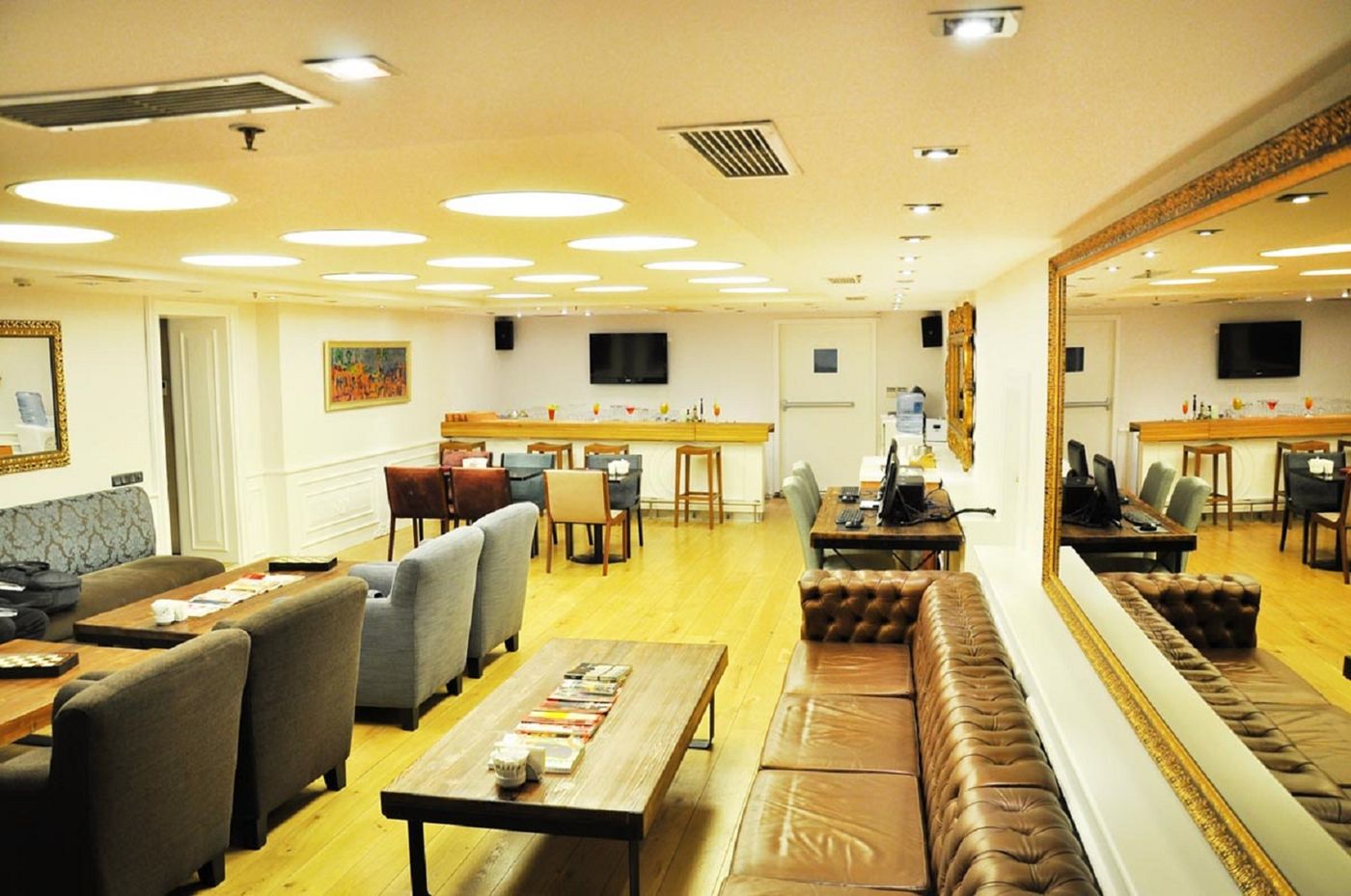 Pera-Tulip-Hotel-Bar-10