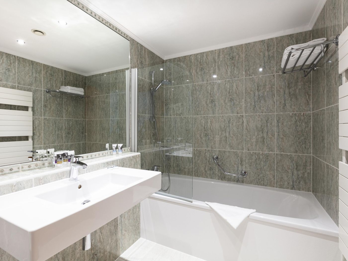 Mercure-Luxembourg-Kikuoka-Golf-And-Spa-Room-39