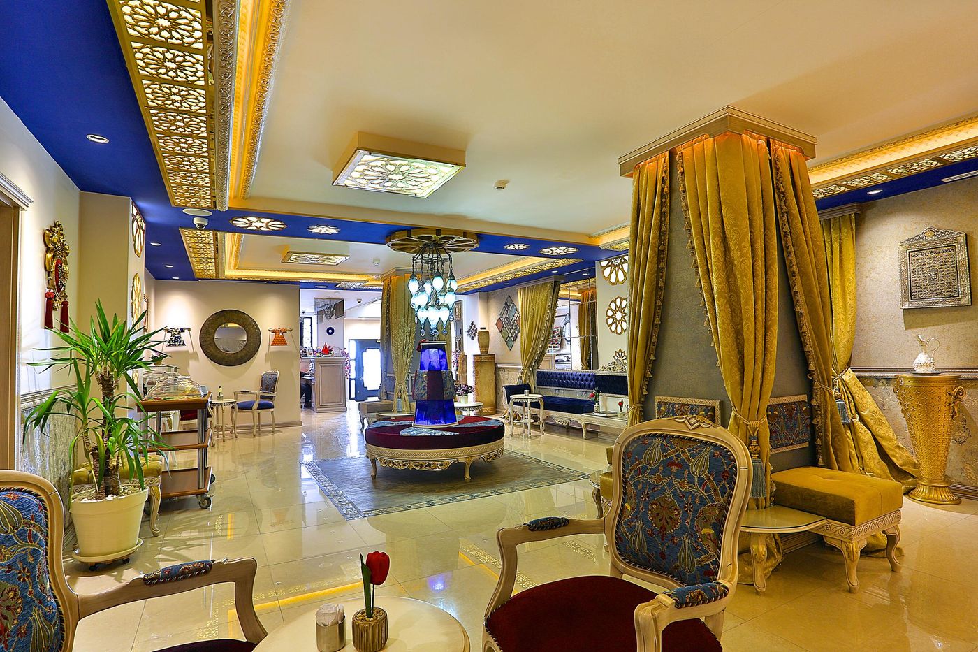 Edibe-Sultan-Hotel-Lobby-4