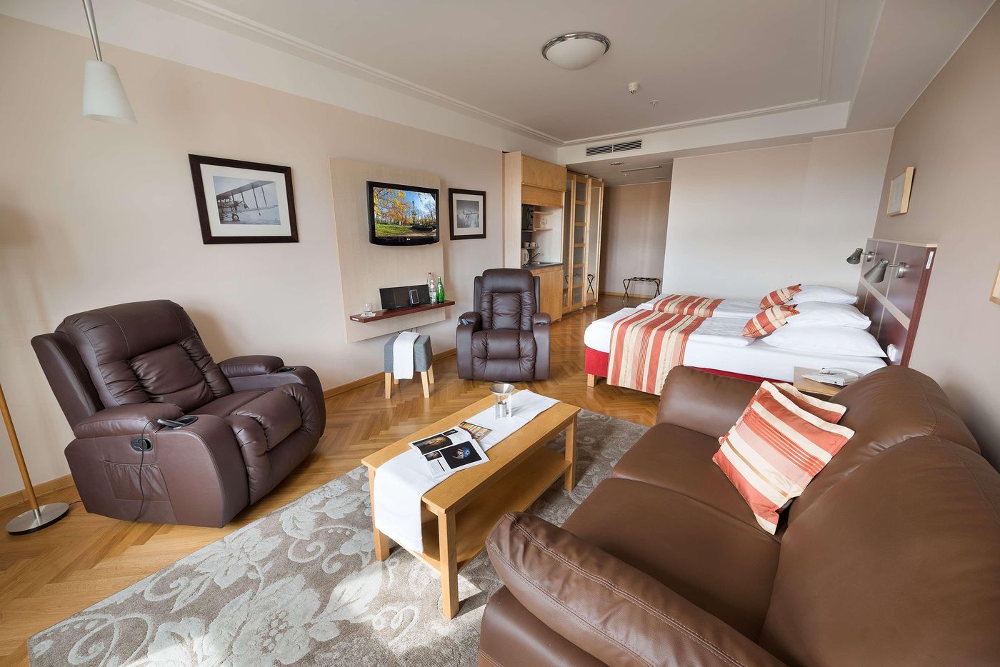 EA-Hotel-Julis-Room-24