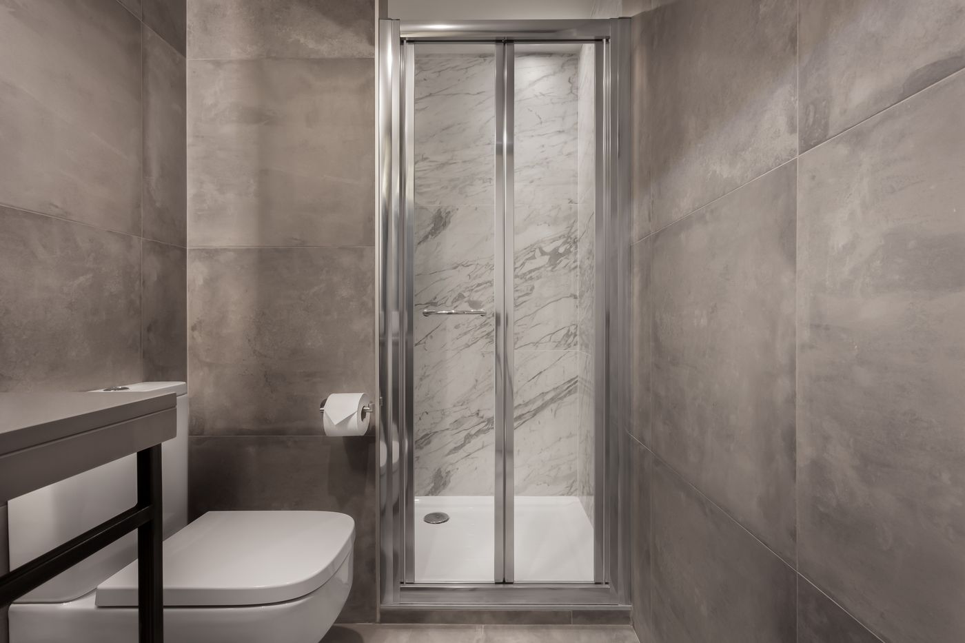 Hotel-115-The-Strand-Hotel-and-Suites-Room-49