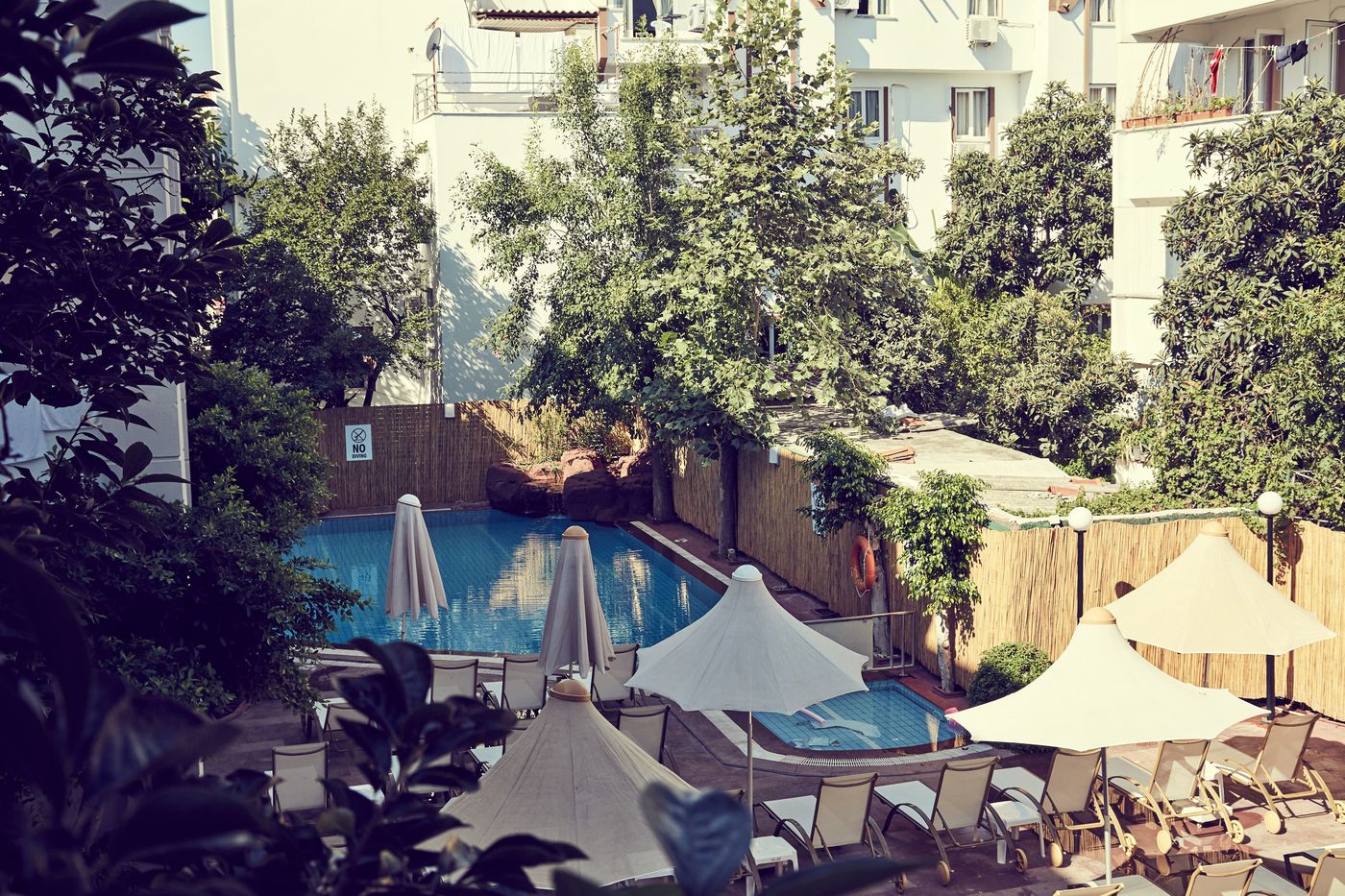 Two Seas Luxury Suites