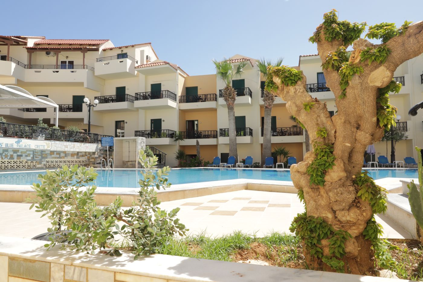 Diogenis Blue Palace