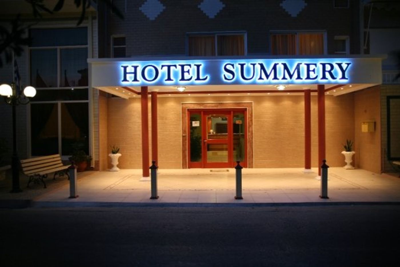 Summery Hotel