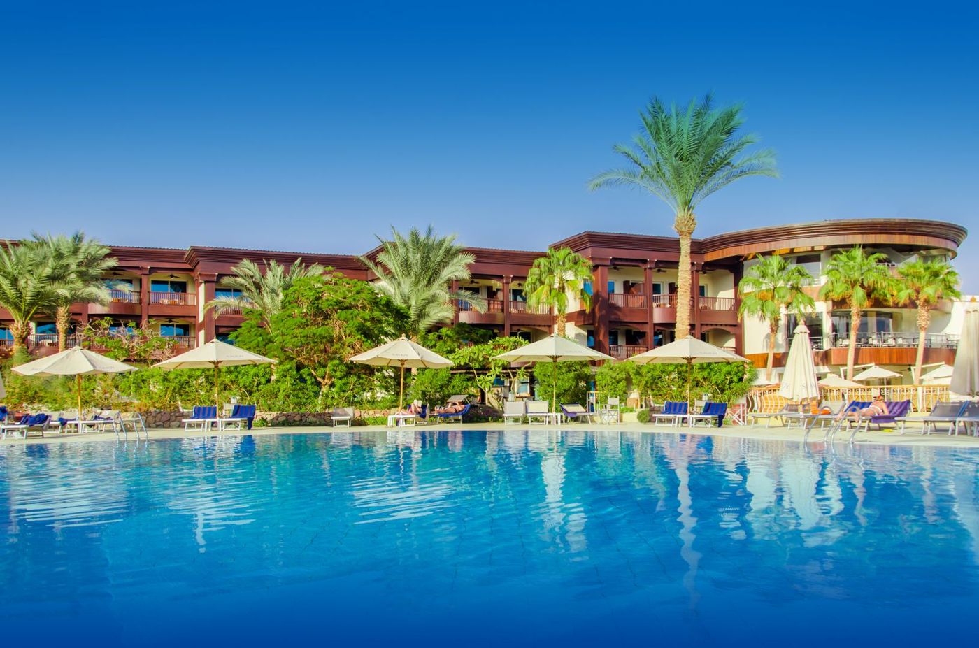 The-Royal-Savoy-Sharm-El-Sheikh-Pool-2