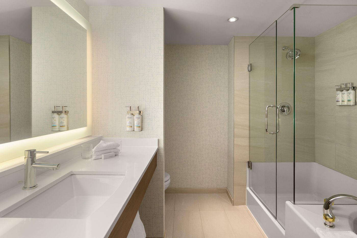 Holiday-Inn-Express-Vancouver-Airport-Richmond-Room-45