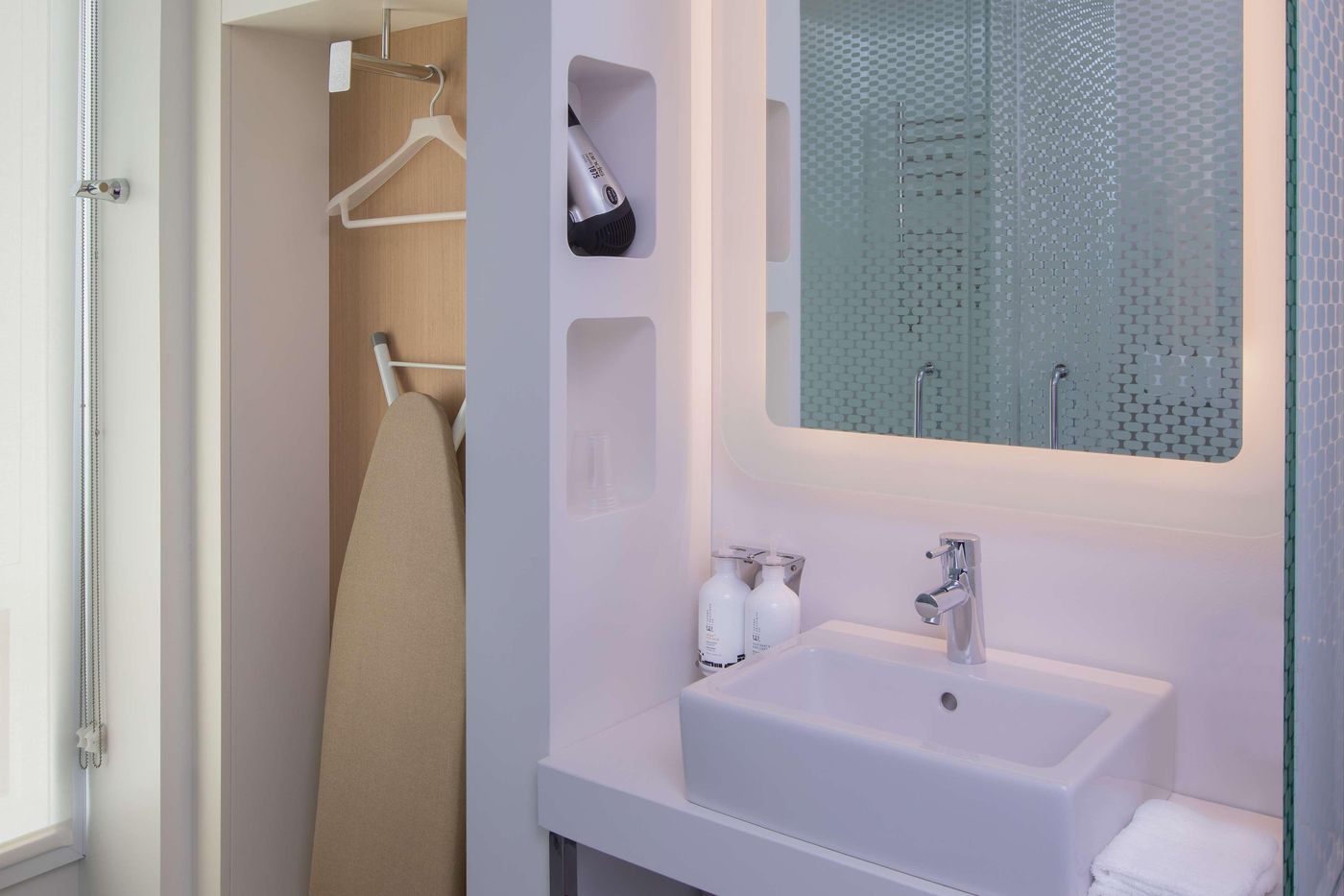 Yotel-Amsterdam-Room-34