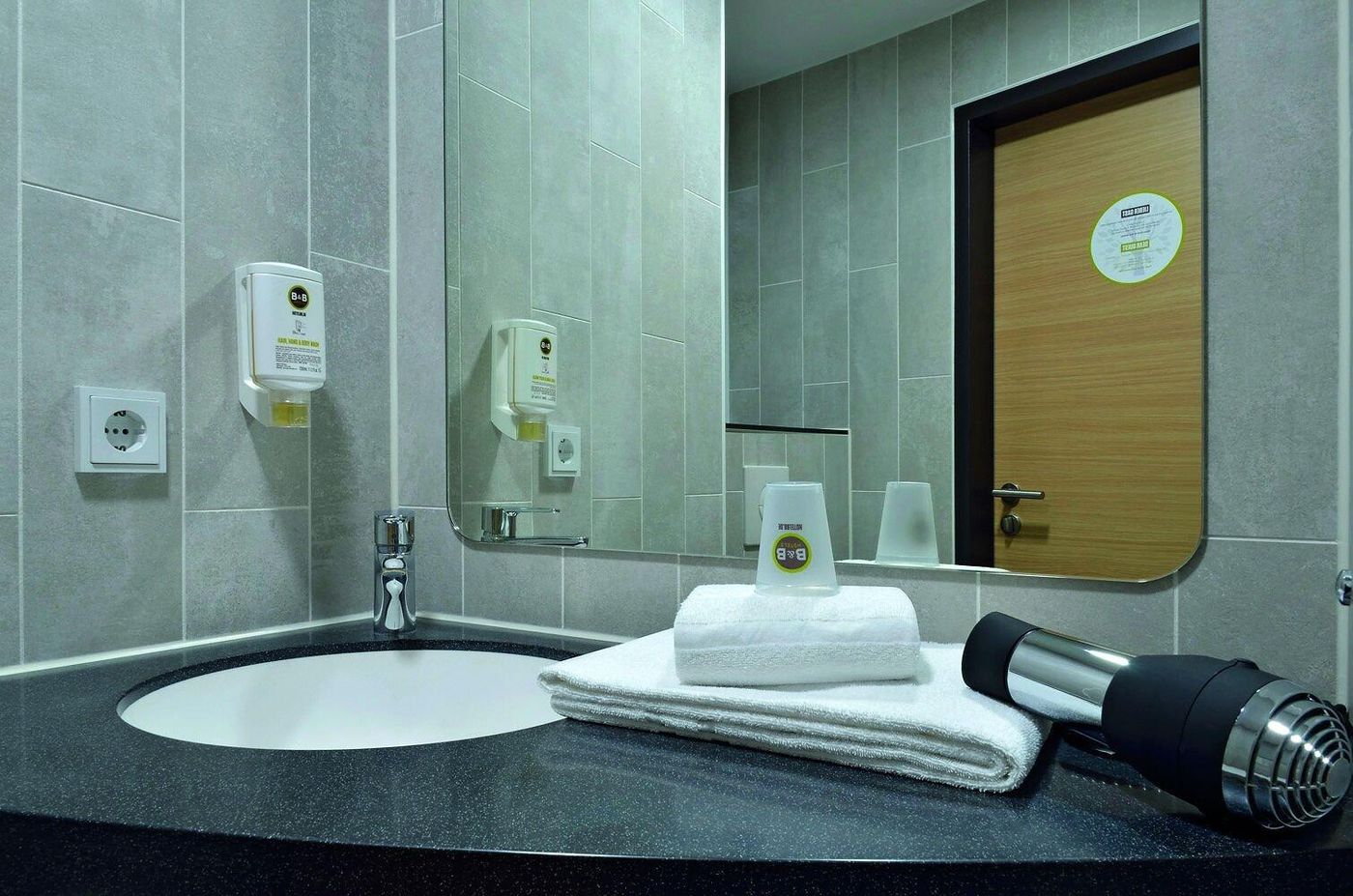 B-B-Hotel-Koln-Ehrenfeld-Room-22