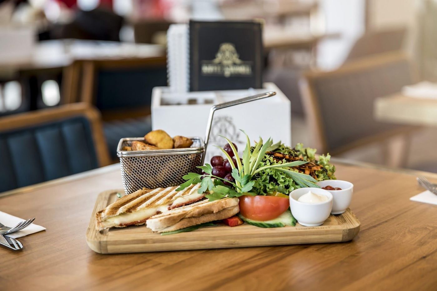 Capri-By-Fraser-Berlin-Restaurant-40