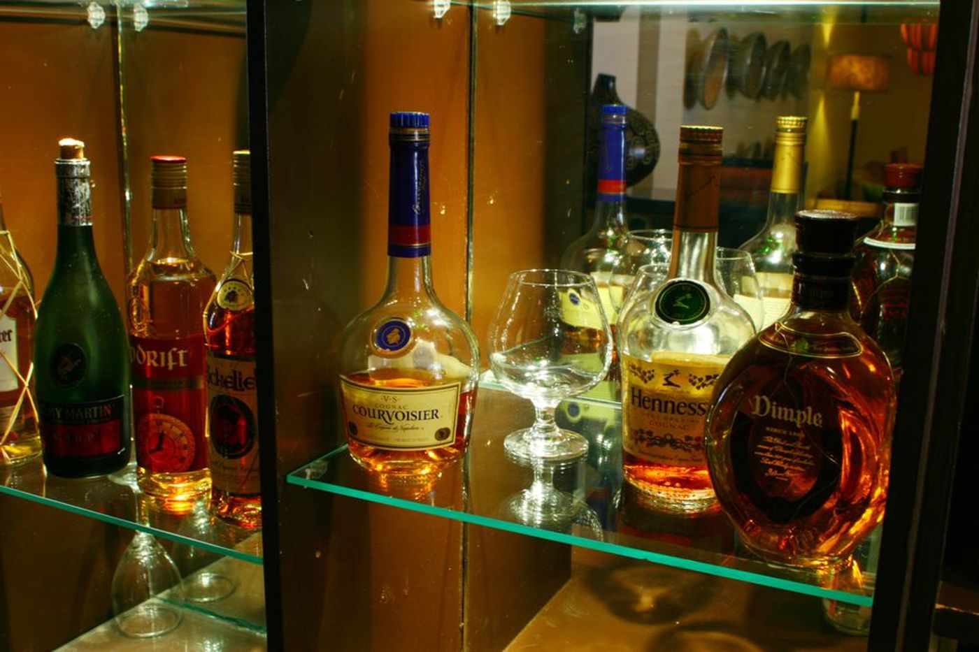 Lady-Hamilton-Bar-10