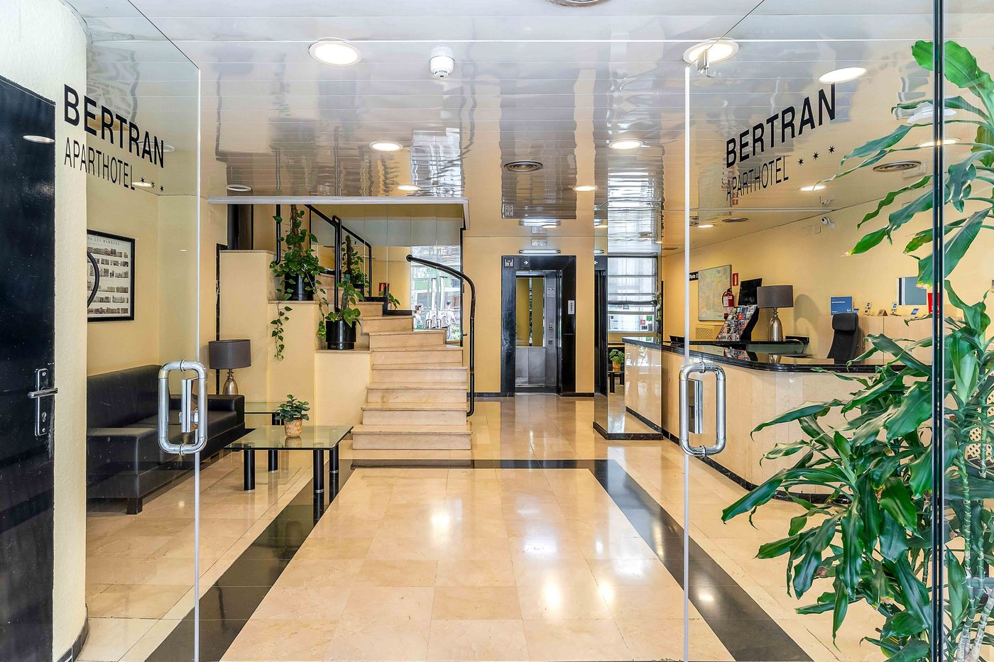 Aparthotel Bertran-Spain-BARCELONA-Lobby-5