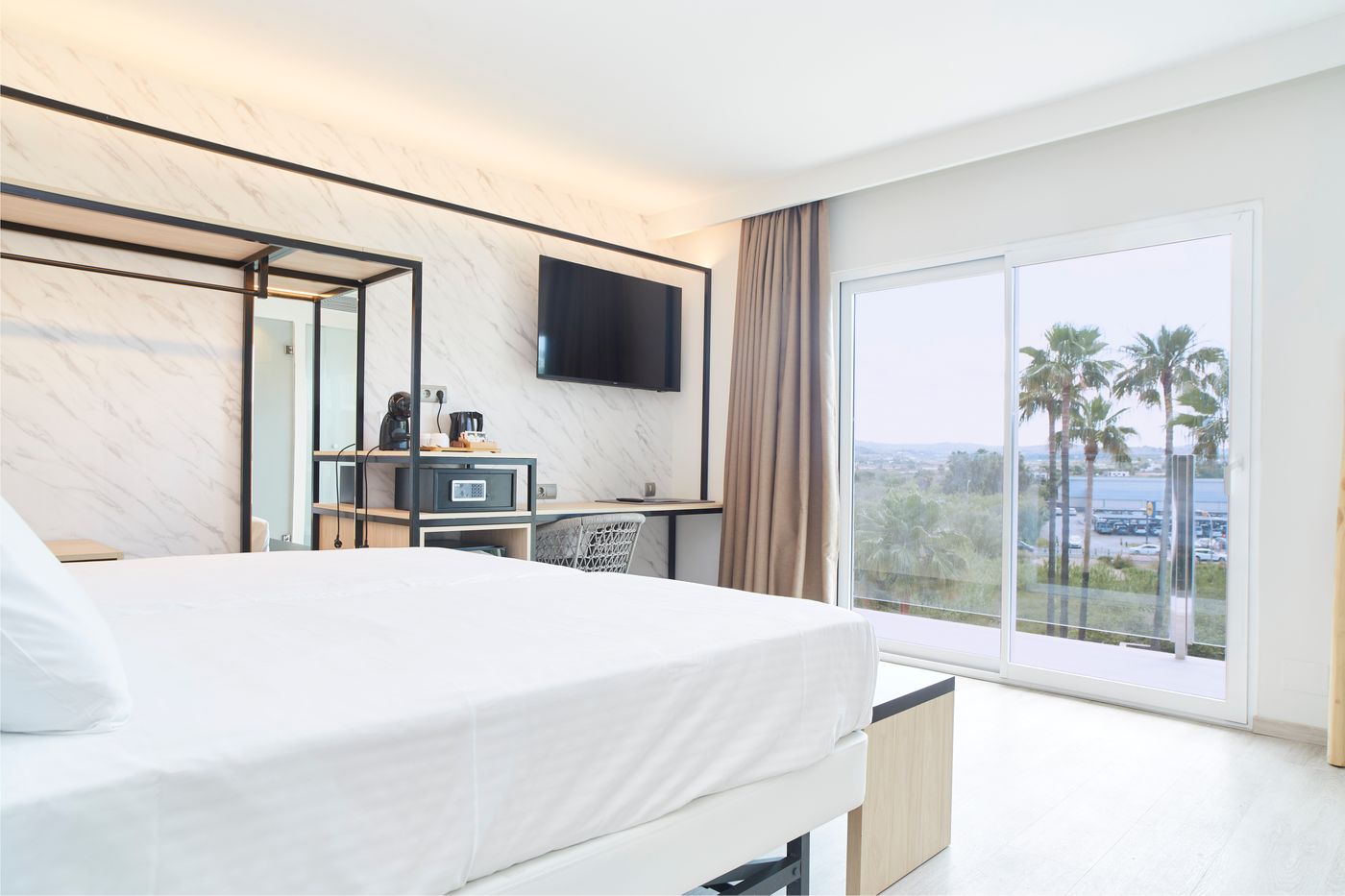 Invisa-Hotel-Es-Pla---Adults-Only-Room-19