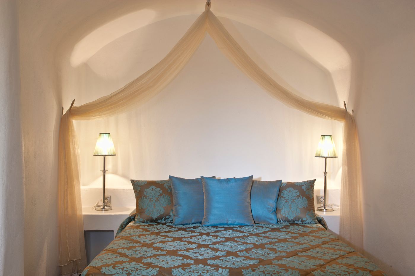 Avianto-Luxury-Suites-Room-11