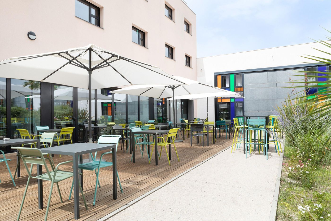 Holiday Inn Marseille Airport-France-Vitrolles-General view-3