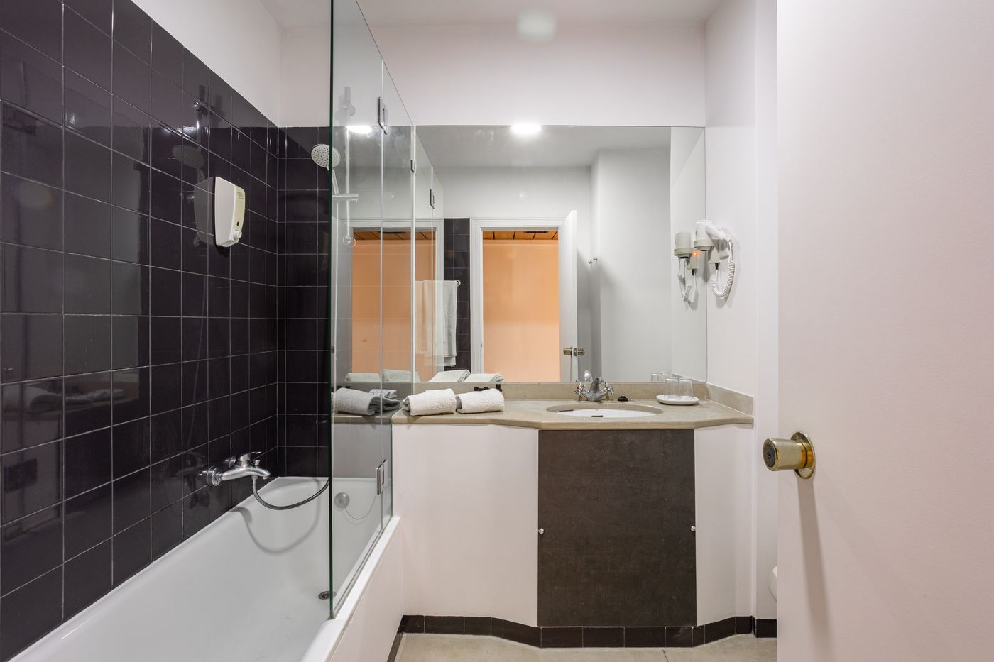 Clube-Do-Lago-Room-39