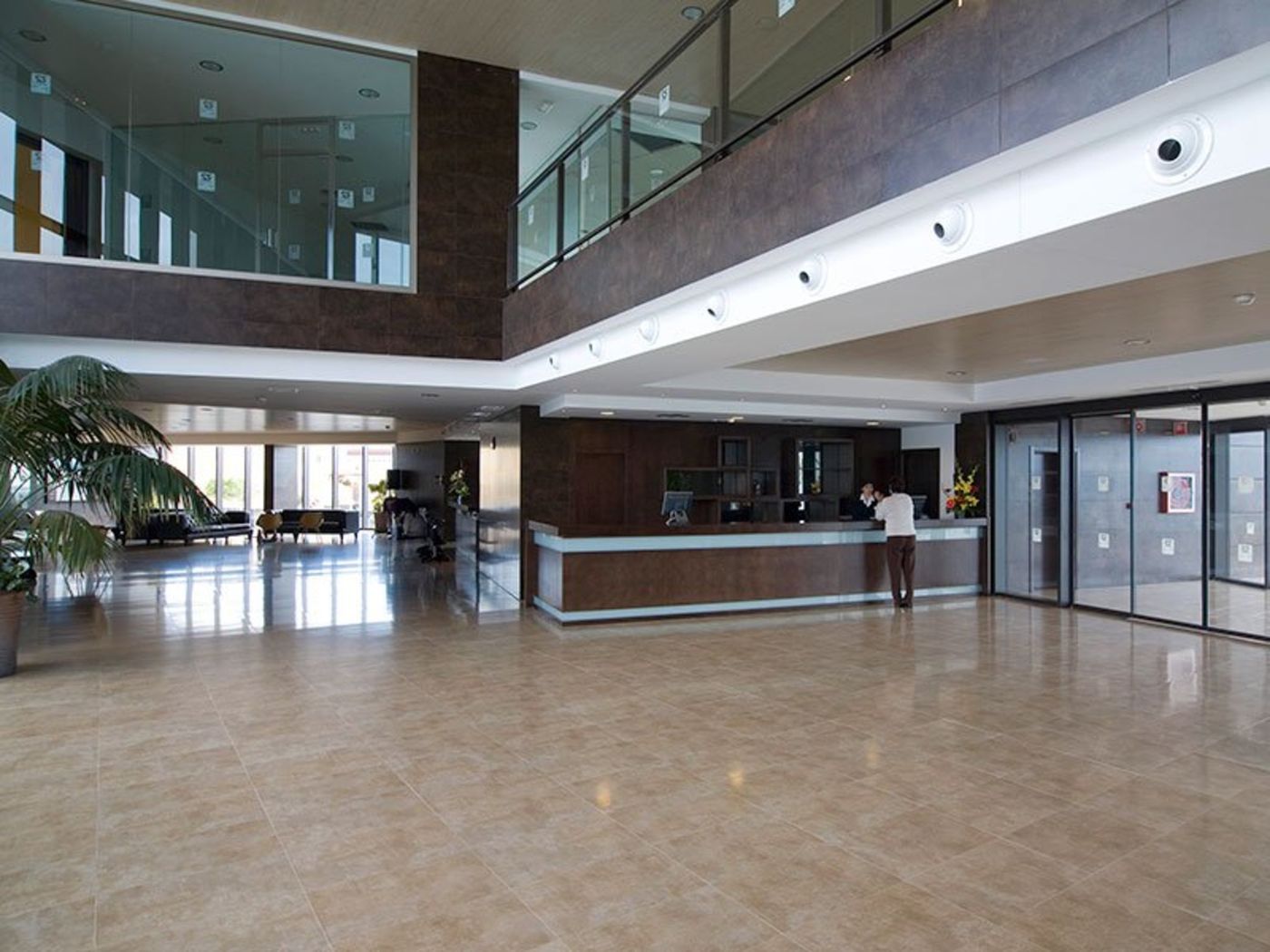 R2-Bahi-a-Design-Hotel---Spa-Wellness---Adult-Only-Lobby-48