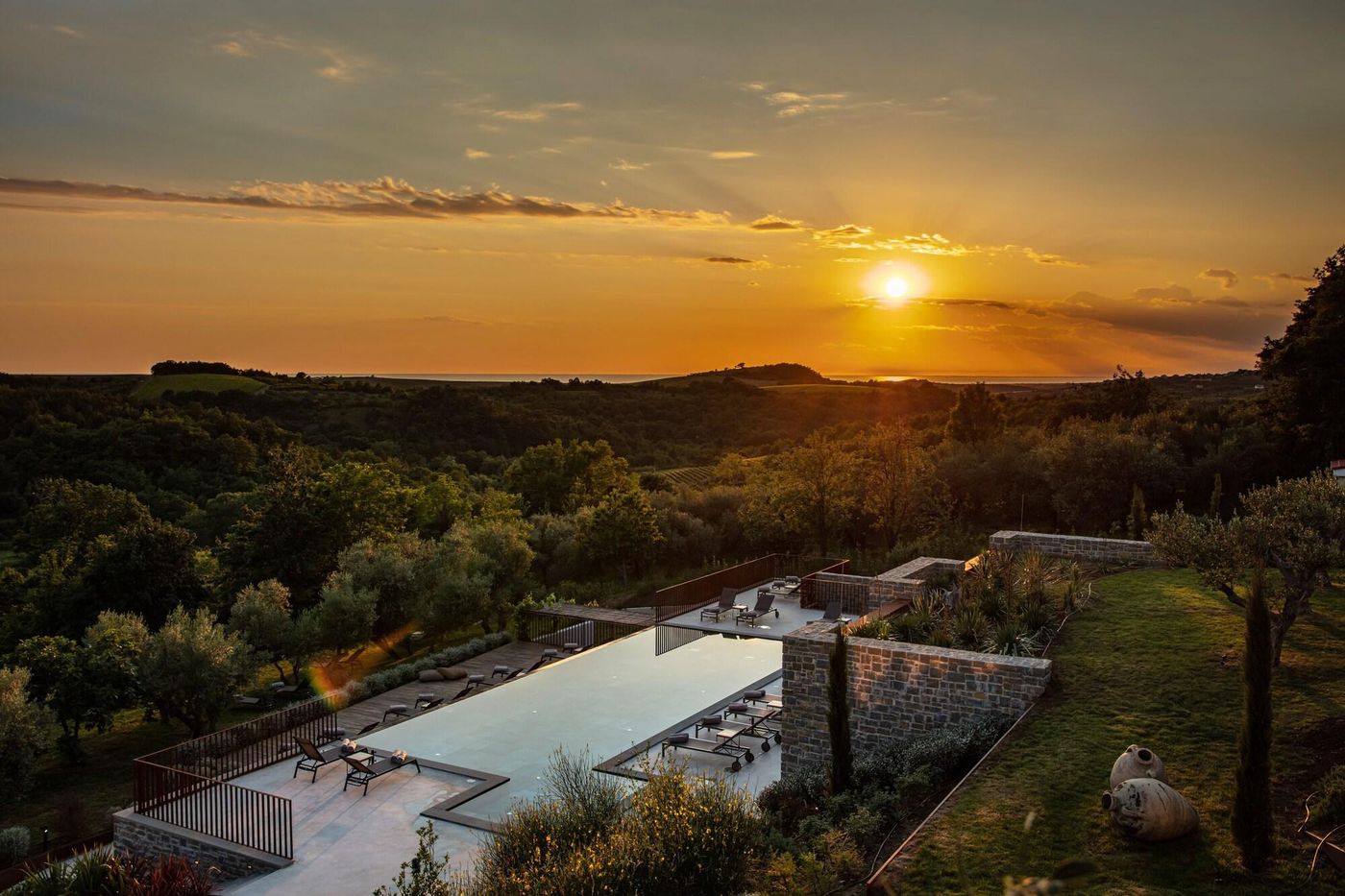 San-Canzian-Hotel-and-Residences-General-view-5