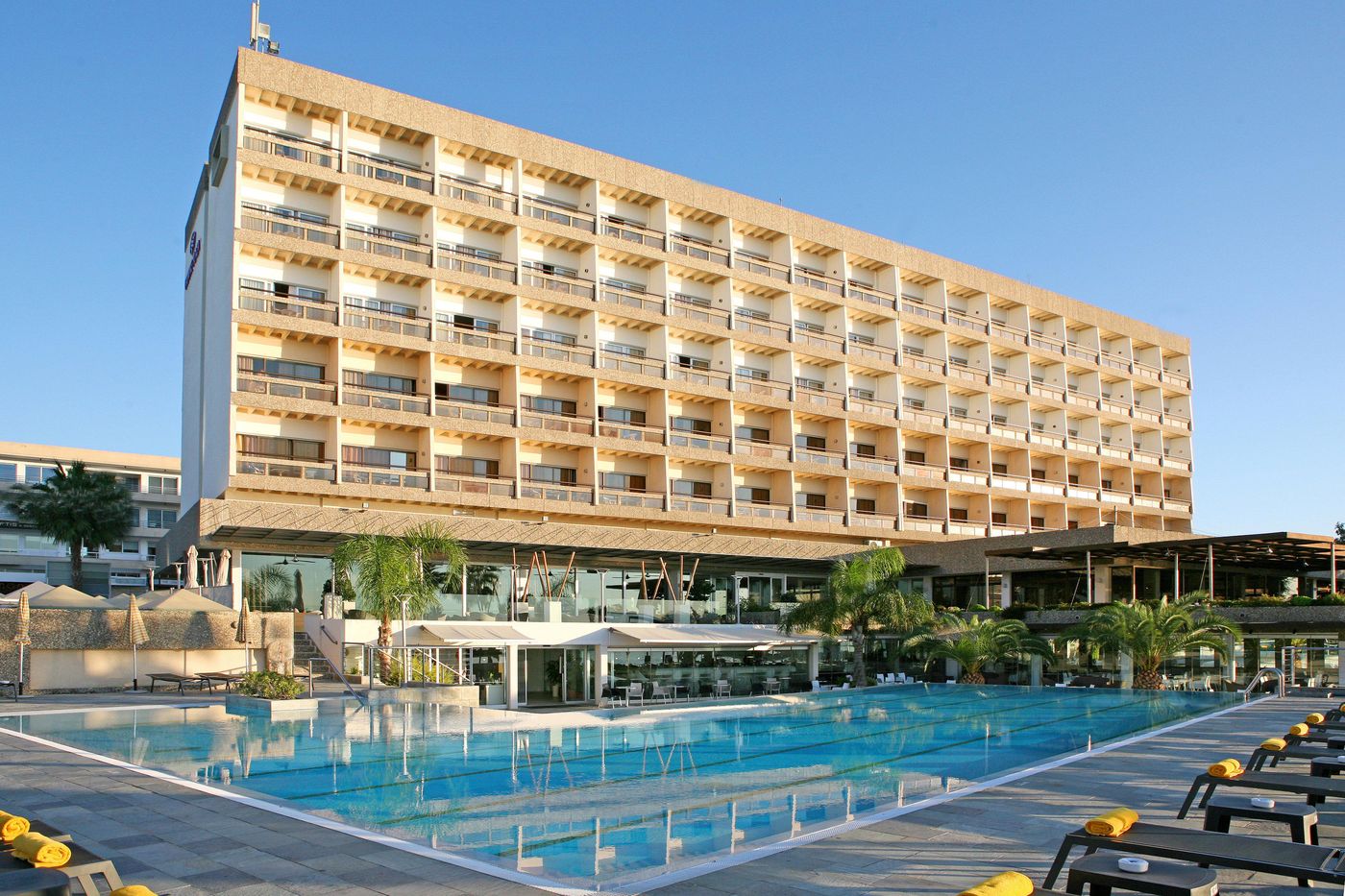 Crowne-Plaza-Limassol-General-view-1
